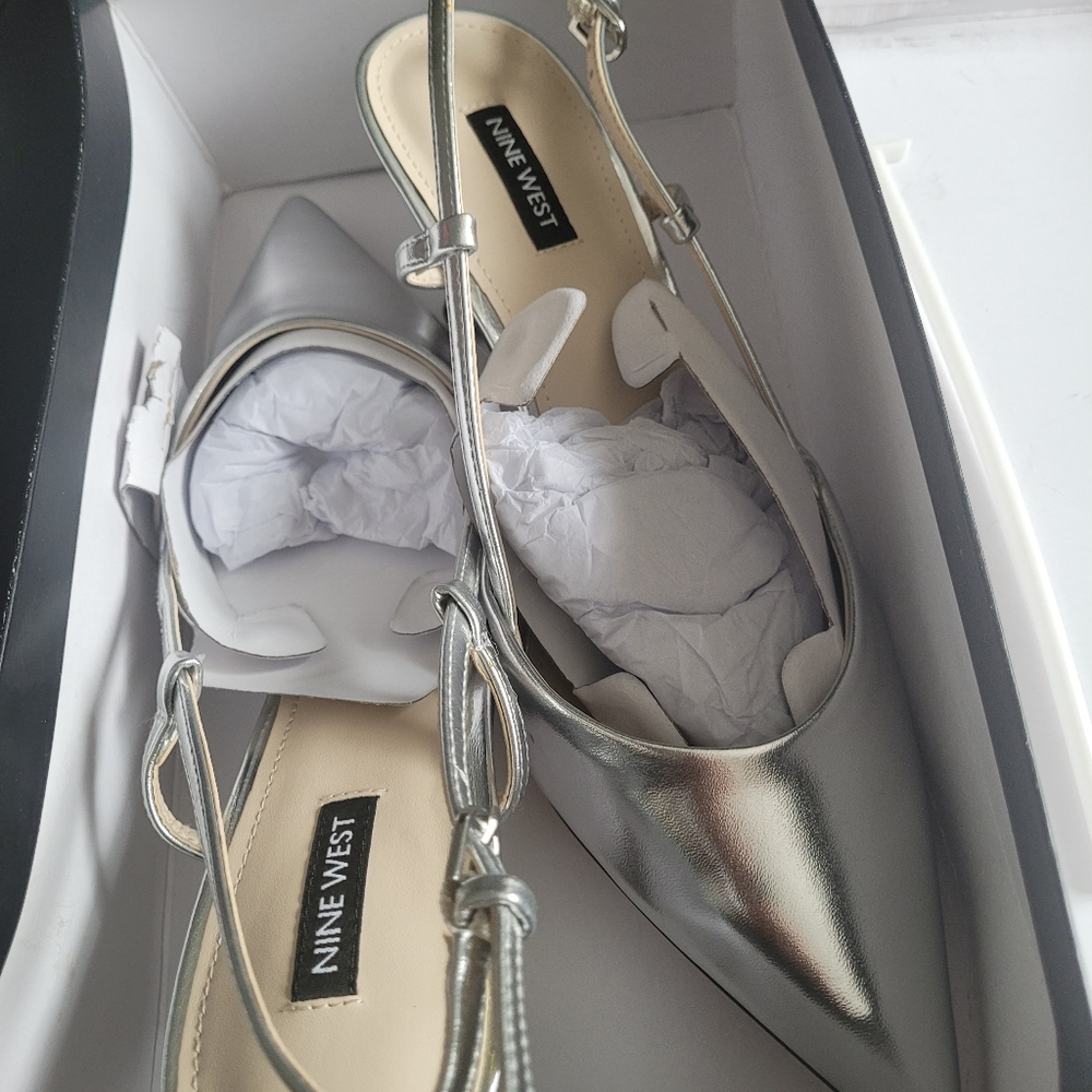 Nine West Silver Heels Sophisticated Style - Picture 8 of 9